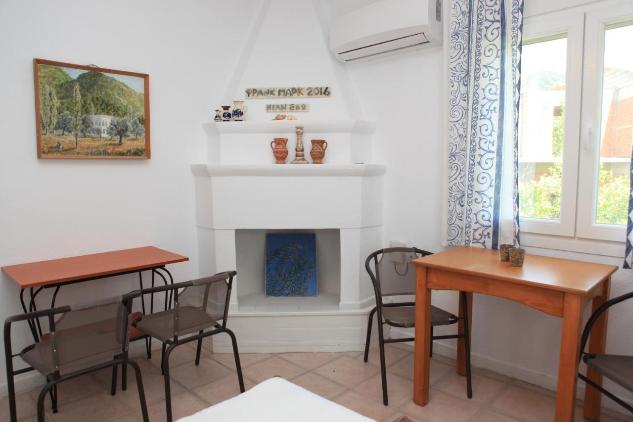 O Pyrgos Accommodations Panormos  Luaran gambar